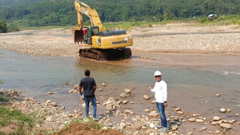 PT SBJ Bantu Buka Akses Irigasi Sawah Tersumbat di Bayah, Respons Cepat untuk Petani dan Lingkungan