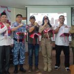 Kesbangpol DKI Jakarta dan Pokdarkamtibmas Jakarta Pusat Bagikan Bendera Merah Putih Sambut HUT ke-80 RI