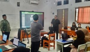 Gaya Baru Belajar Digital, Siswa SMP Kenal Coding & AI