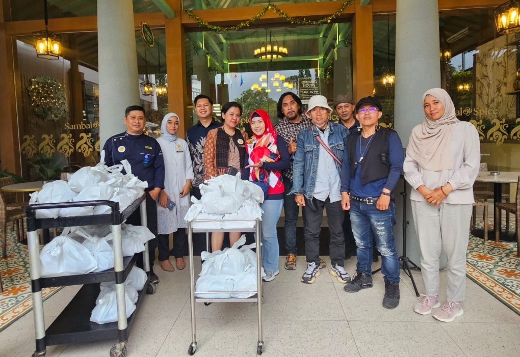 Ramadan Berkah Blue Sky Petamburan Berbagi Takjil & Promo