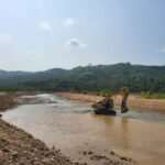 Normalisasi Sungai Cidikit Rampung, Pemdes Bayah Barat Beri Penghargaan kepada PT SBJ
