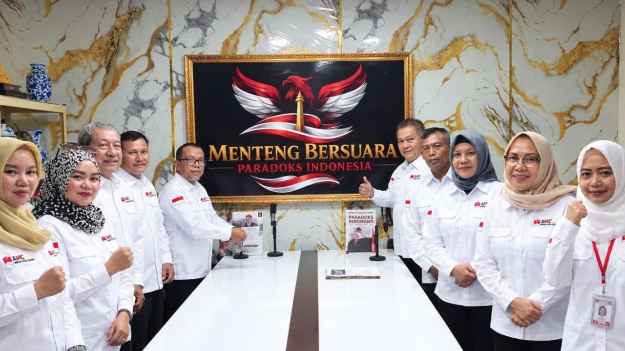 Terima SK dari Ketua Umum, Kol. Inf. (Purn) Warna Sombart Resmi Pimpin DPD AMC Bekasi Raya